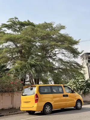 Hyundai Starex 2015 Yellow