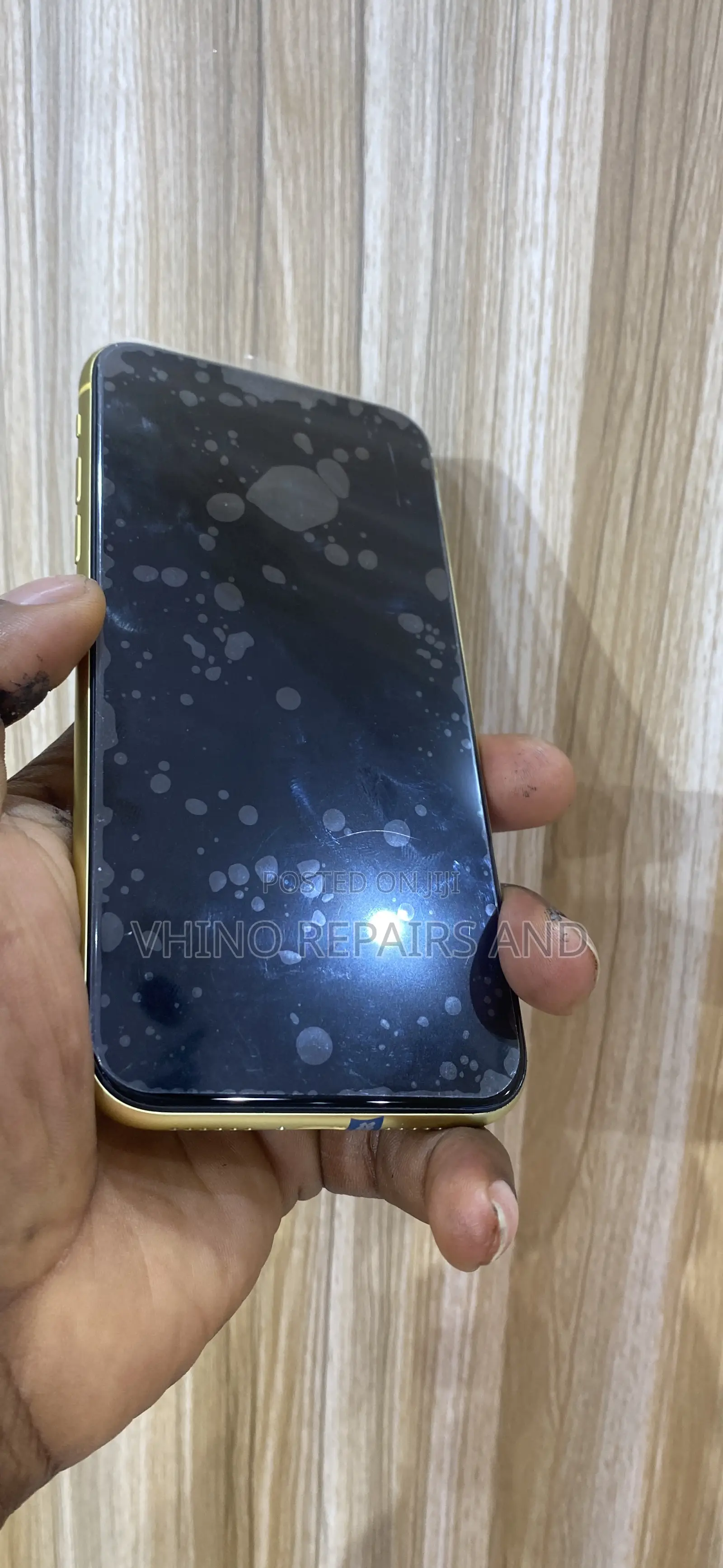 New Apple iPhone 11 128 GB Yellow