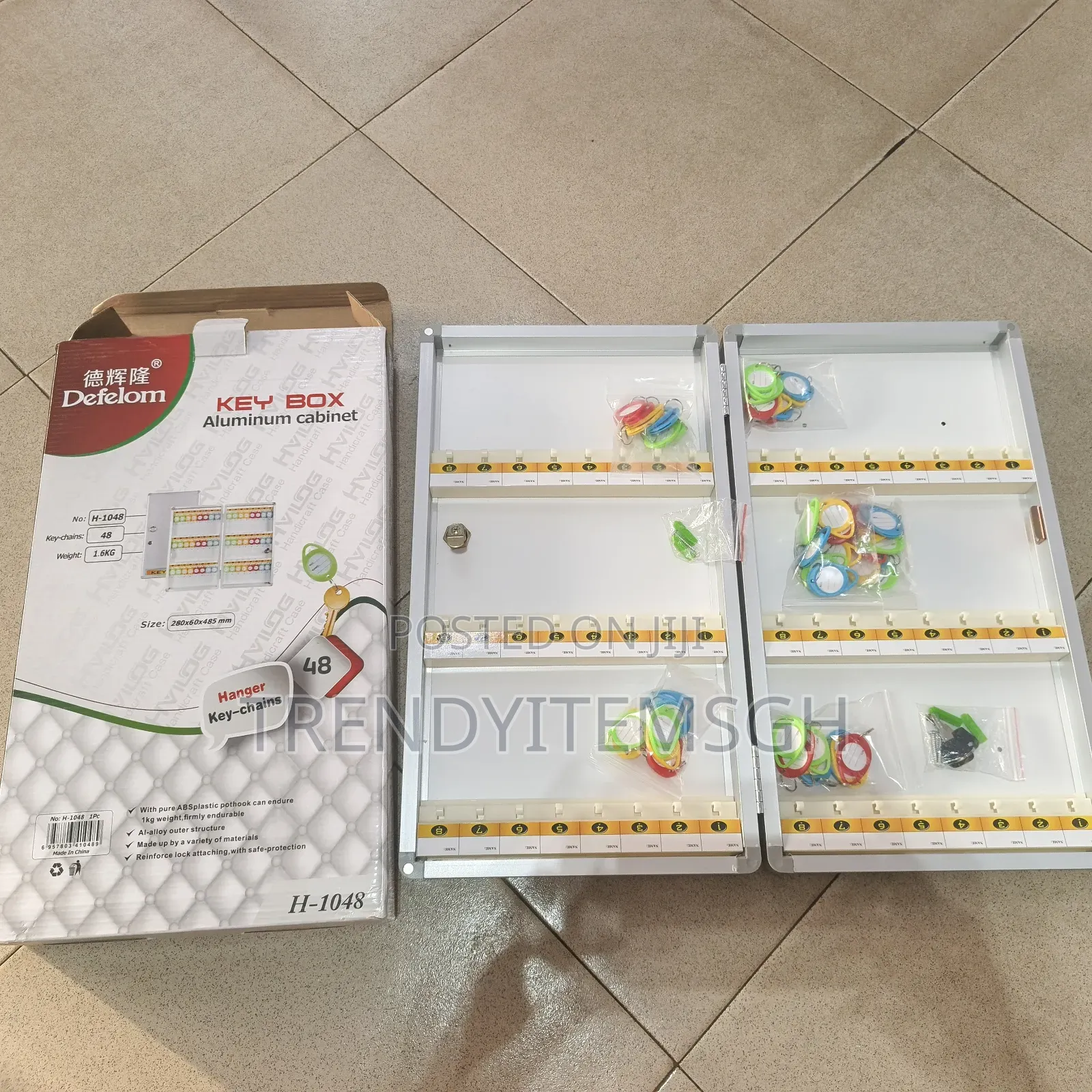 48 Hanger Key Chains Storage Box