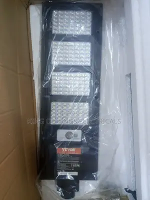 Vevor 400w Solar Streetlight - White/Black