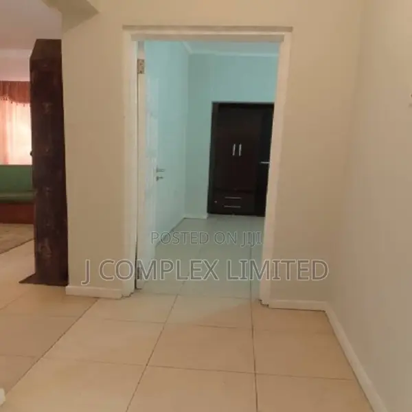 3bdrm Apartment in Estates for rent
