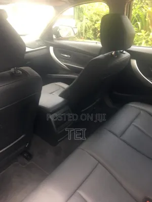 BMW 320i Sedan RWD 2014 Black