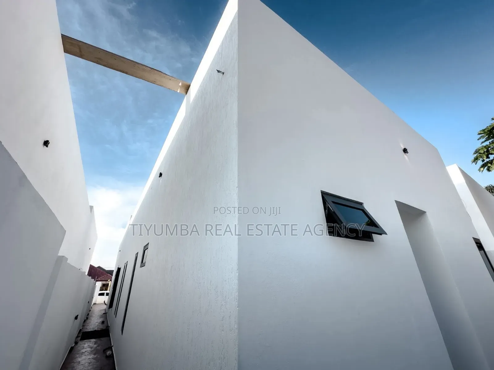 3bdrm Duplex in Tiyumba Real Estate, Ga East Municipal for sale