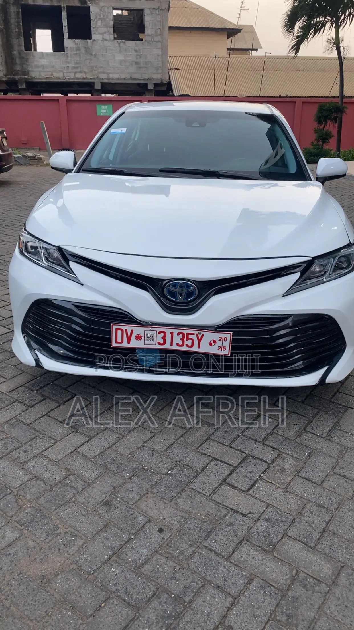 Toyota Camry LE FWD 2020 White