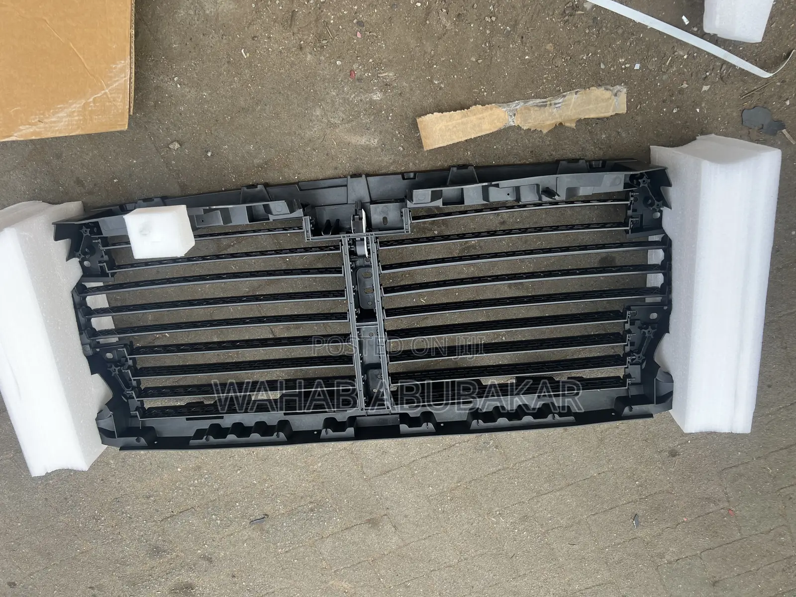 Ford F150 2019 Shutter Grill