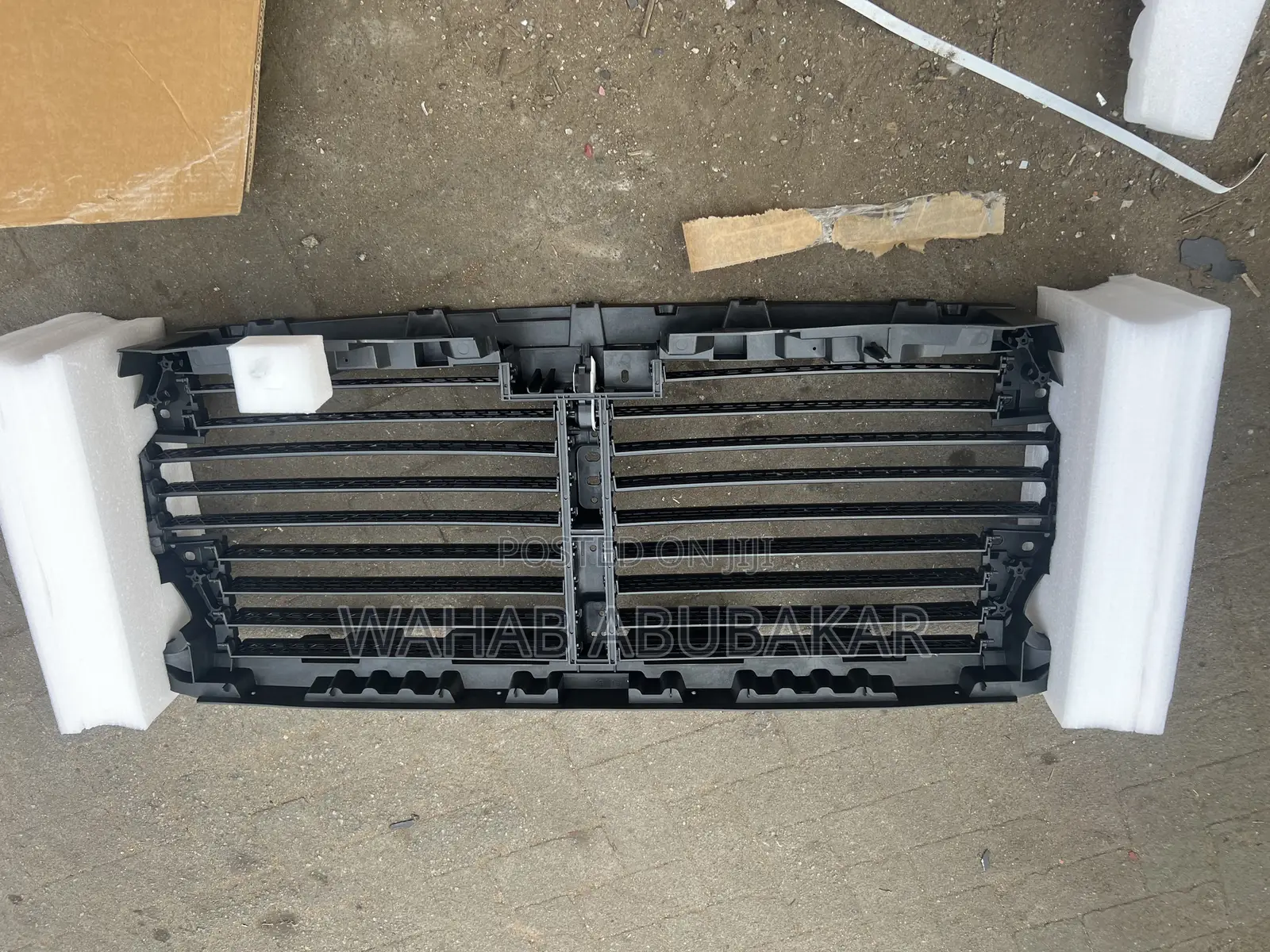 Ford F150 2019 Shutter Grill