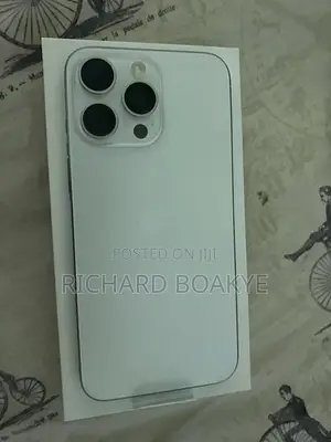 New Apple iPhone 15 Pro Max 256 GB White
