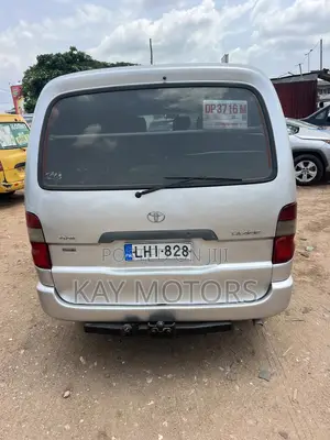 Toyota HiAce 2005 Silver