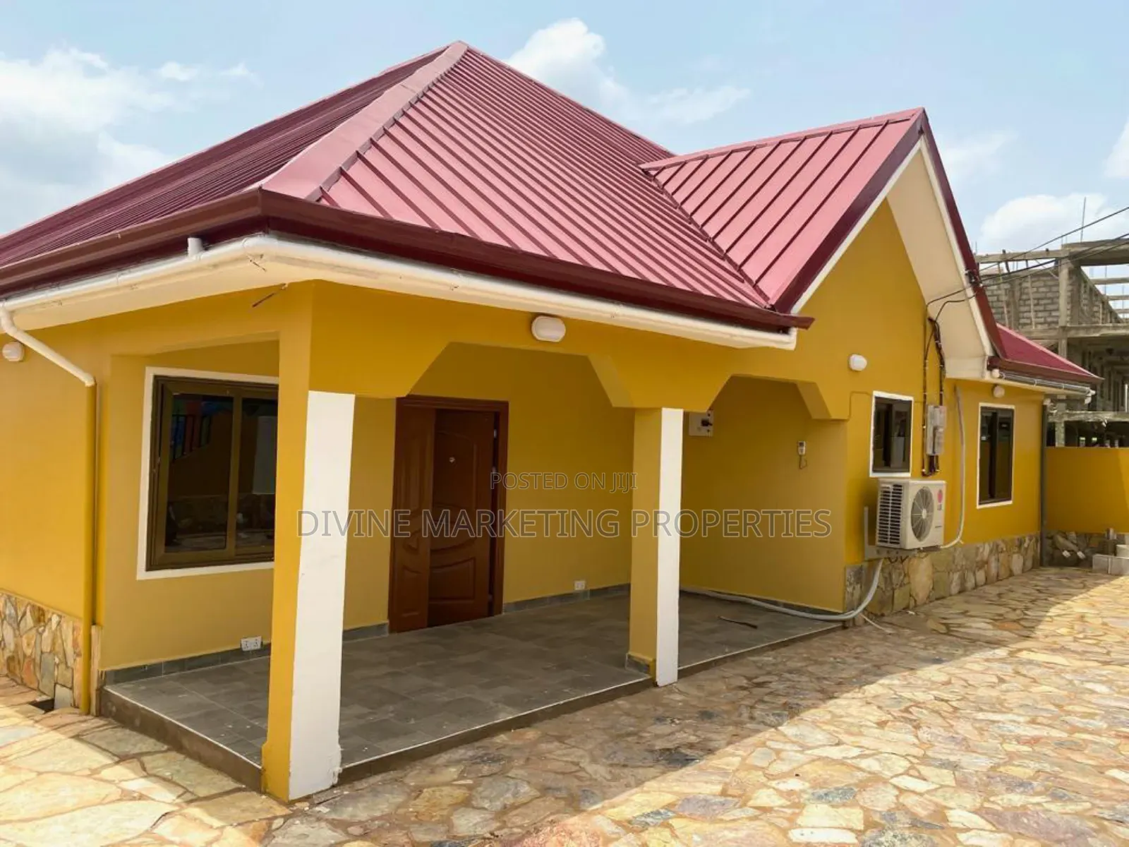 3bdrm House in Onion Market Area, Amasaman for sale