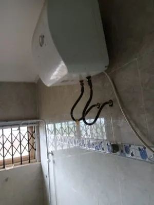 3bdrm House in Onion Market Area, Amasaman for sale