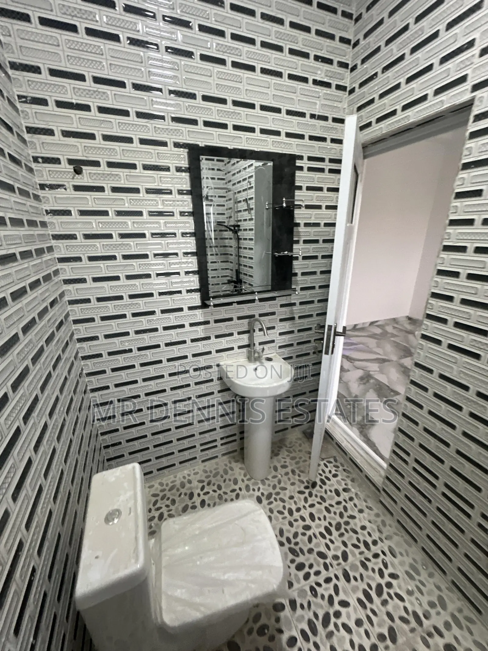2bdrm Apartment in Westhills Mall, Weija Junction for rent