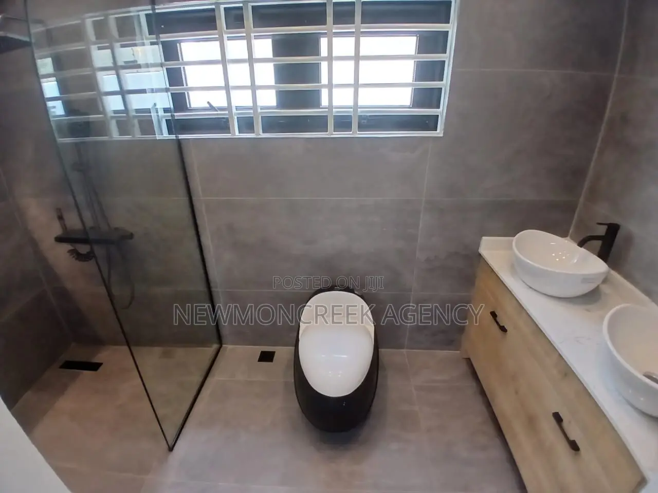 3bdrm Bungalow in Police City, Accra Metropolitan for sale