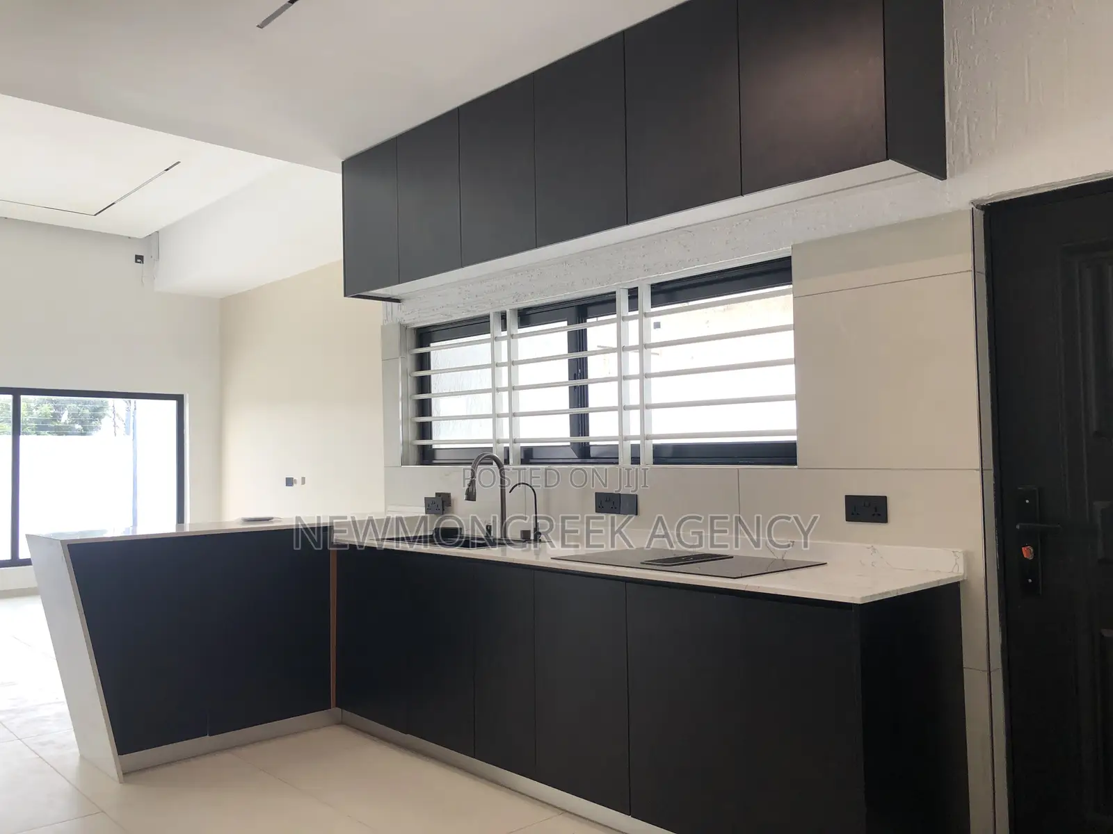 3bdrm Bungalow in Police City, Accra Metropolitan for sale