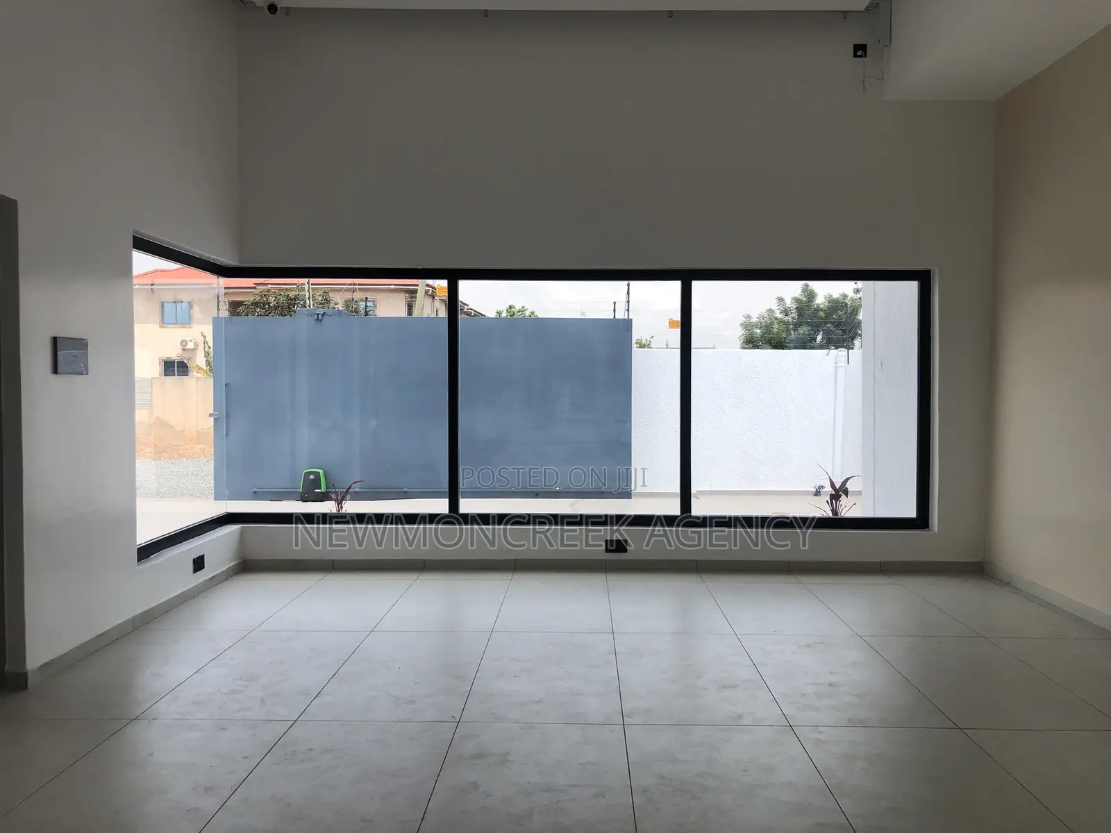 3bdrm Bungalow in Police City, Accra Metropolitan for sale