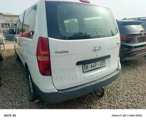 Hyundai H1 2022 Silver