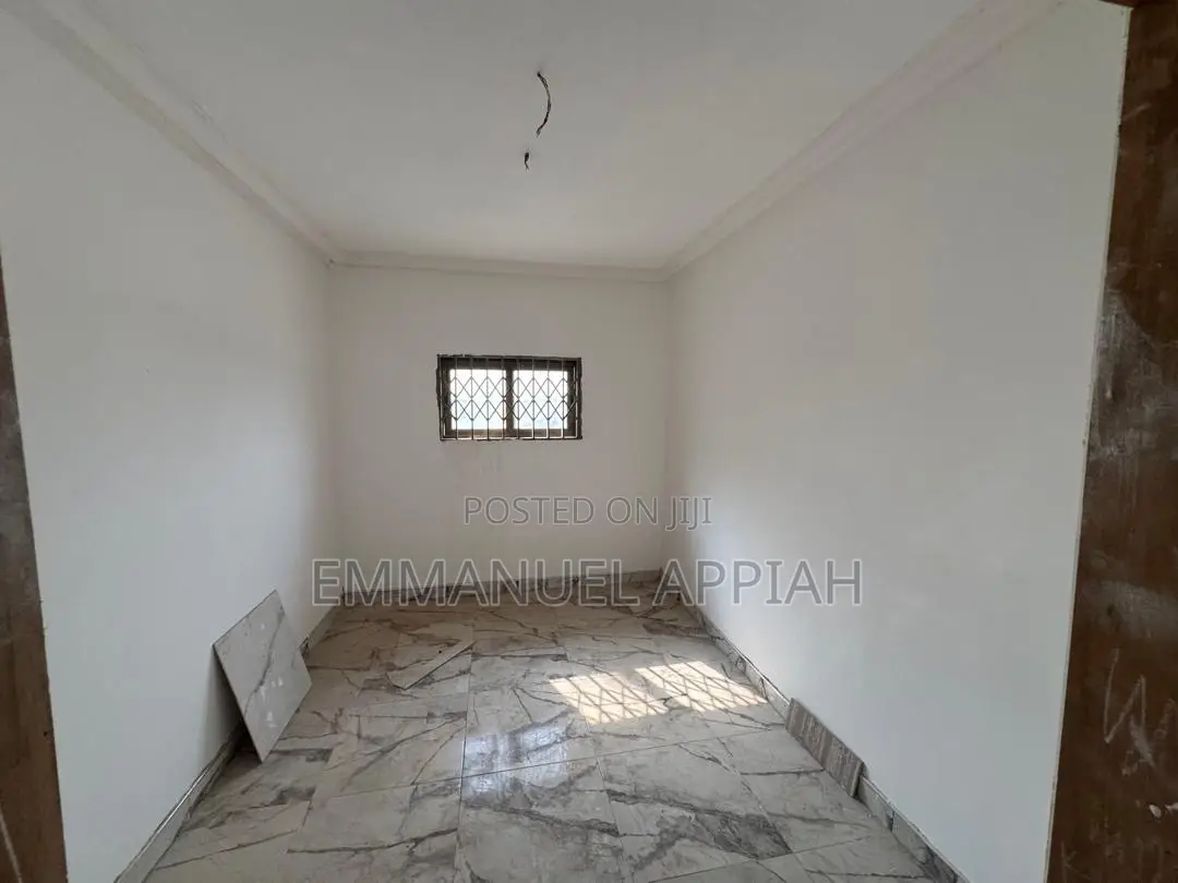 6bdrm House in Gbawe for sale