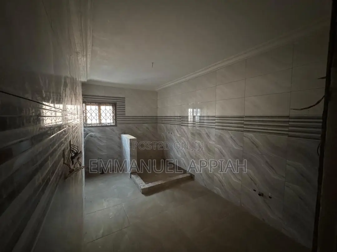 6bdrm House in Gbawe for sale