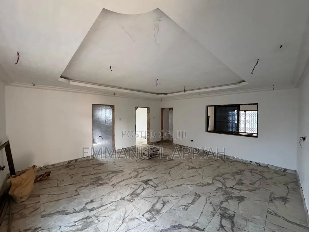 6bdrm House in Gbawe for sale