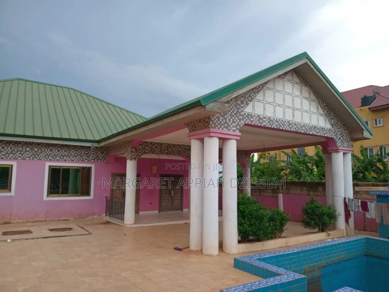 4bdrm House in West Hills Mall Area for sale