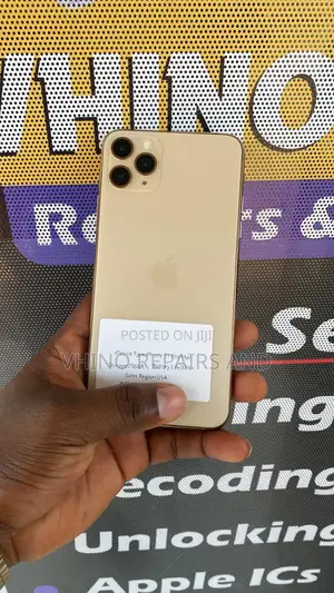 New Apple iPhone 11 Pro Max 256 GB Gold