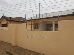3bdrm House in Satellite, Amasaman for sale