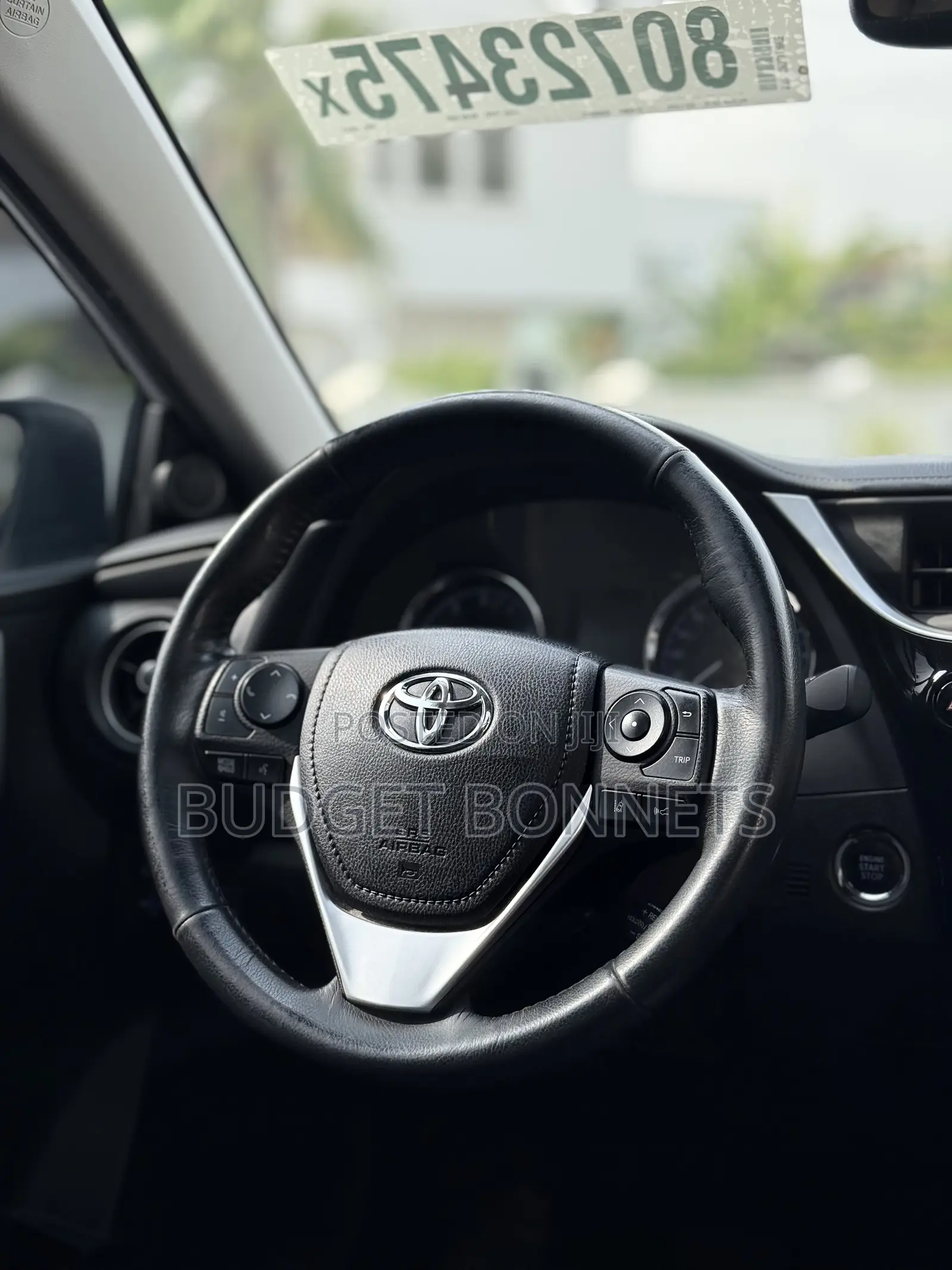 Toyota Corolla XSE (1.8L 4cyl 2A) 2018 White