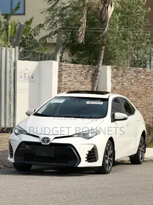 Toyota Corolla XSE (1.8L 4cyl 2A) 2018 White