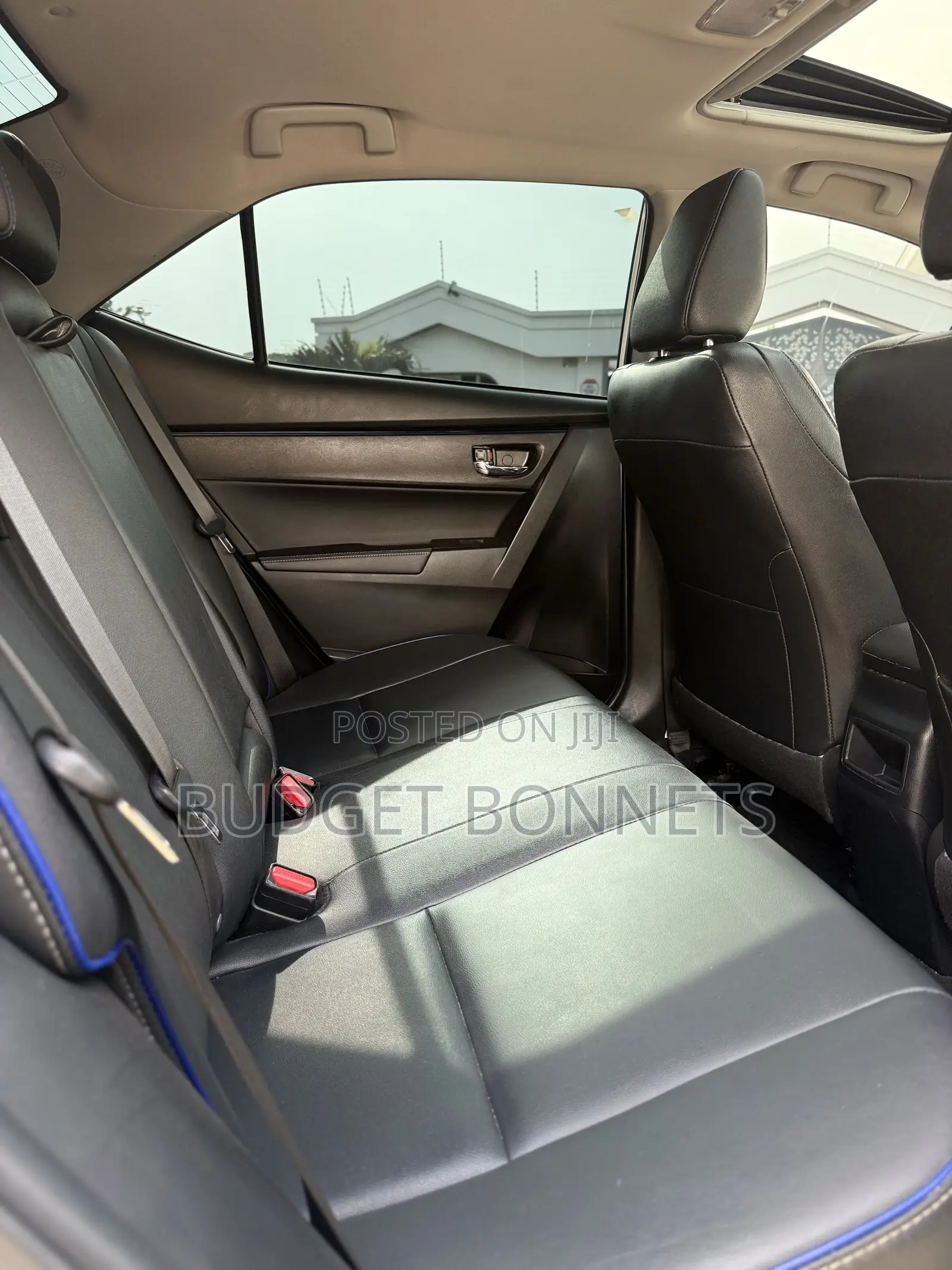 Toyota Corolla XSE (1.8L 4cyl 2A) 2018 White
