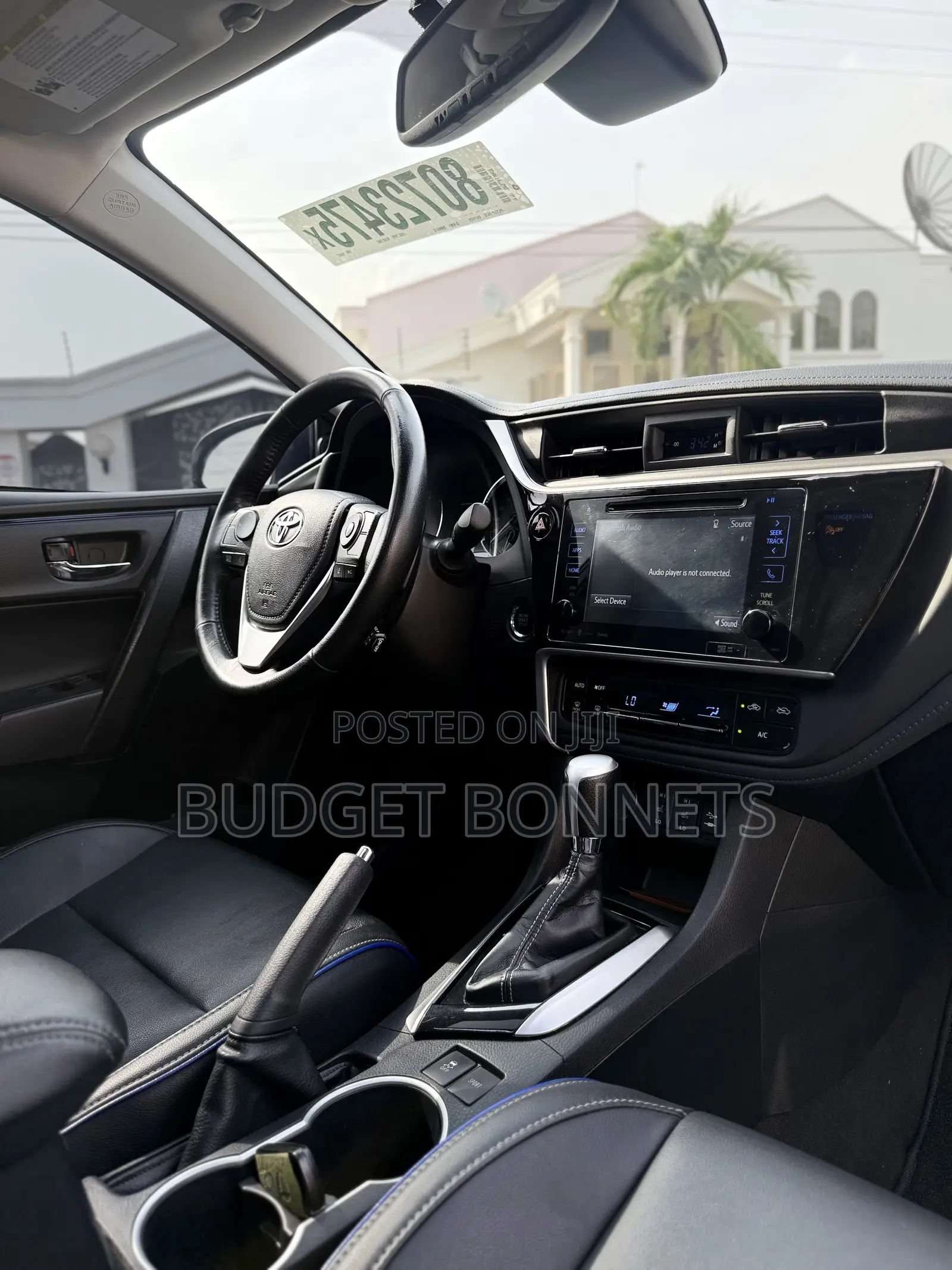 Toyota Corolla XSE (1.8L 4cyl 2A) 2018 White