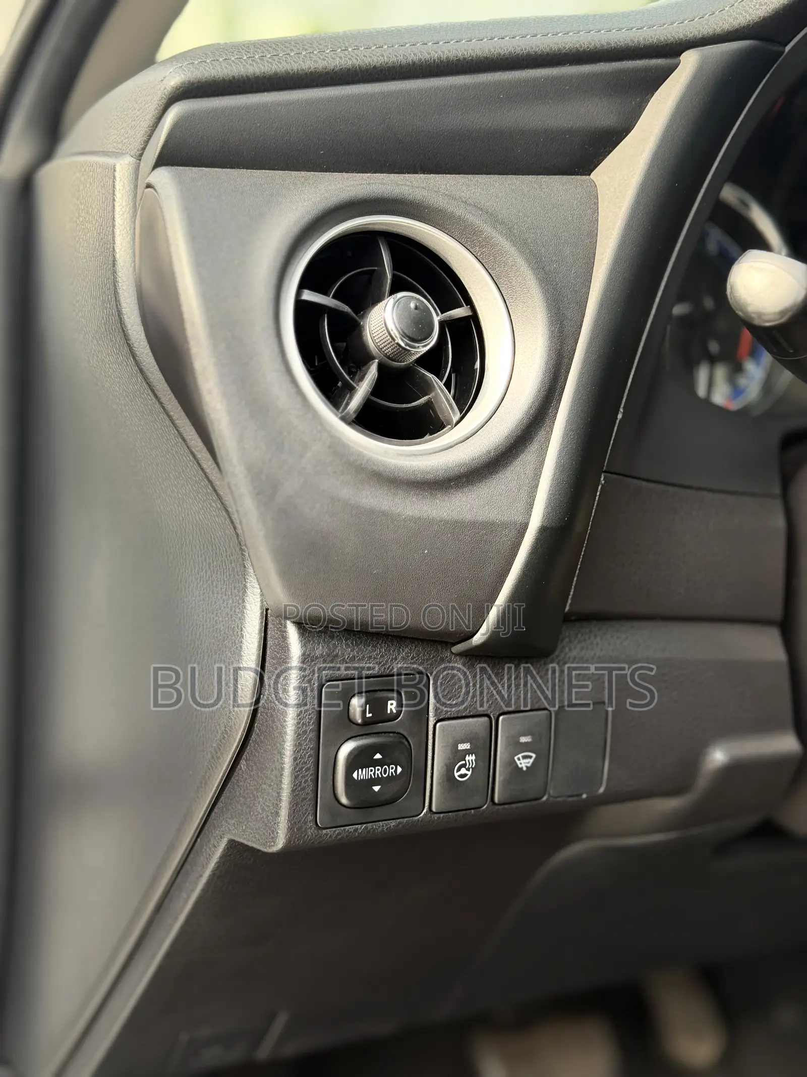 Toyota Corolla XSE (1.8L 4cyl 2A) 2018 White