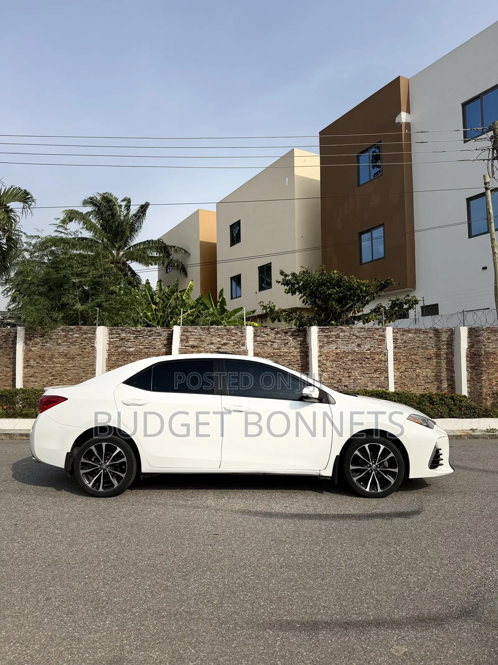 Toyota Corolla XSE (1.8L 4cyl 2A) 2018 White