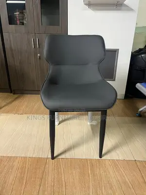 Starker Chair