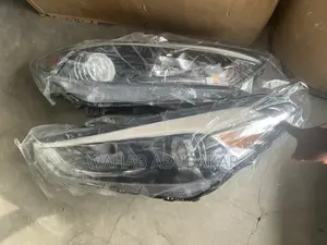 Hyundai Tucson 2017 Headlight Pair