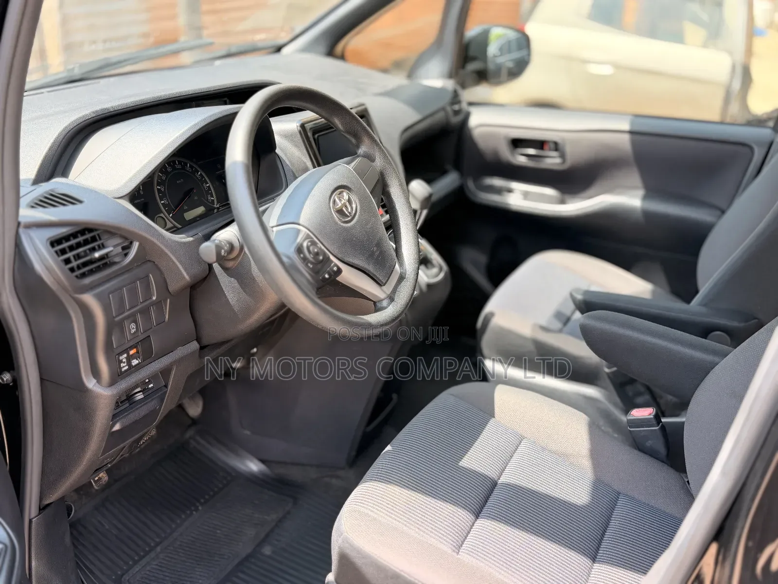 Toyota Voxy 2015 Black