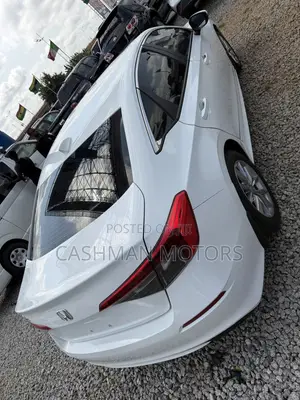 Honda Civic EX-L 2022 White