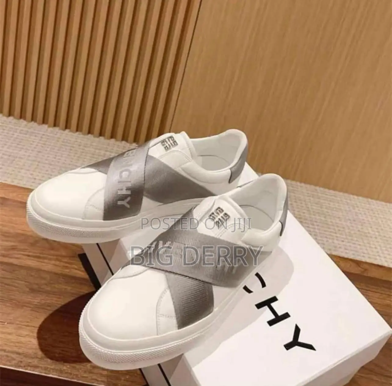 Givenchy Urban Low Sneakers
