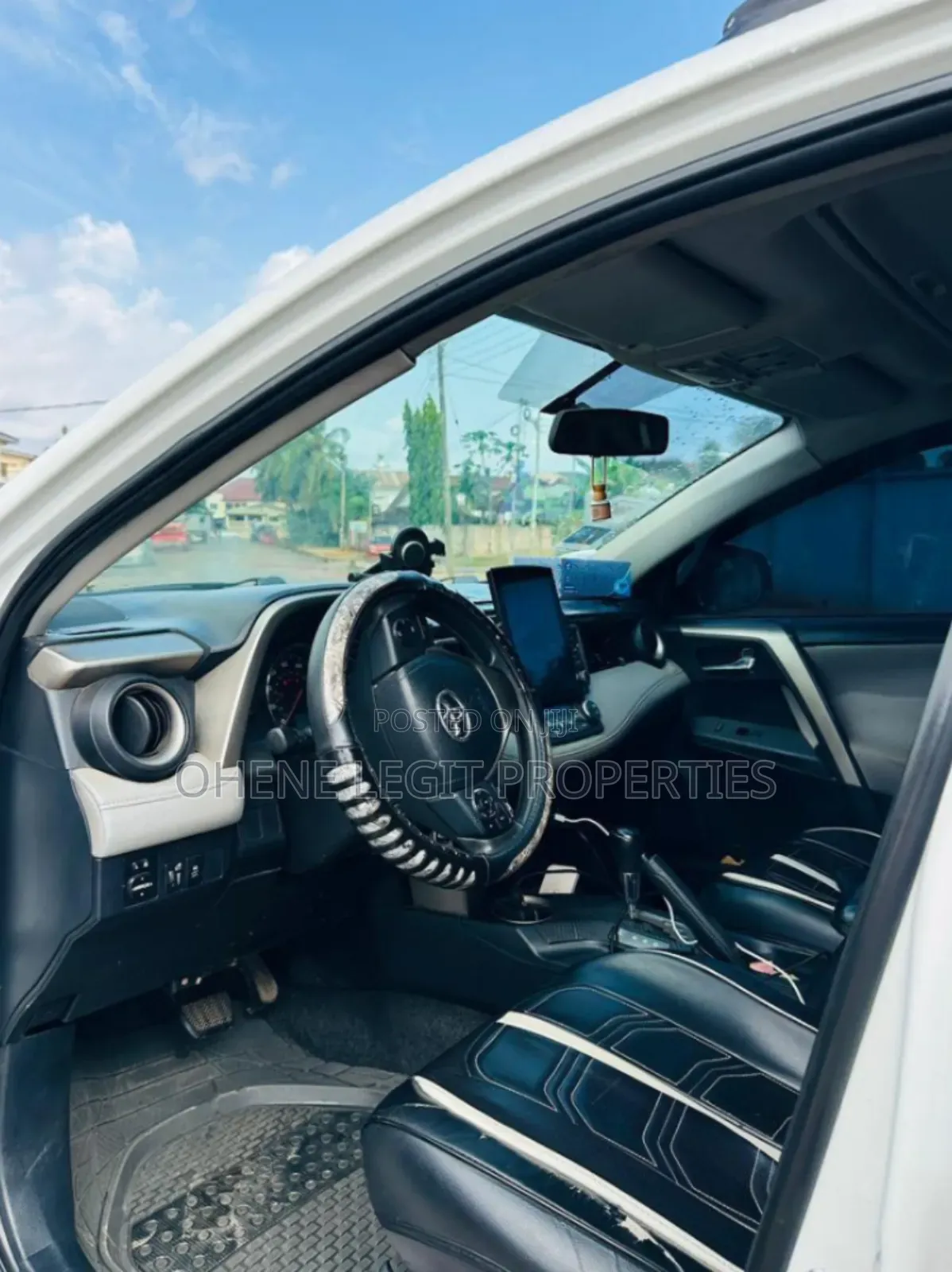 Toyota RAV4 2017 White