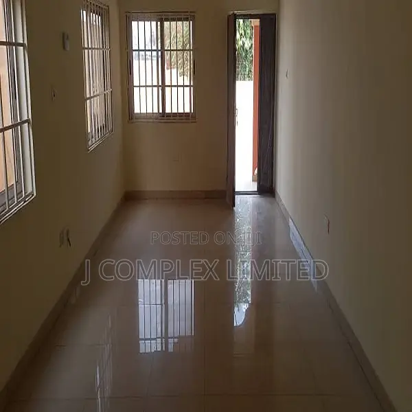 2bdrm Apartment in American House for rent