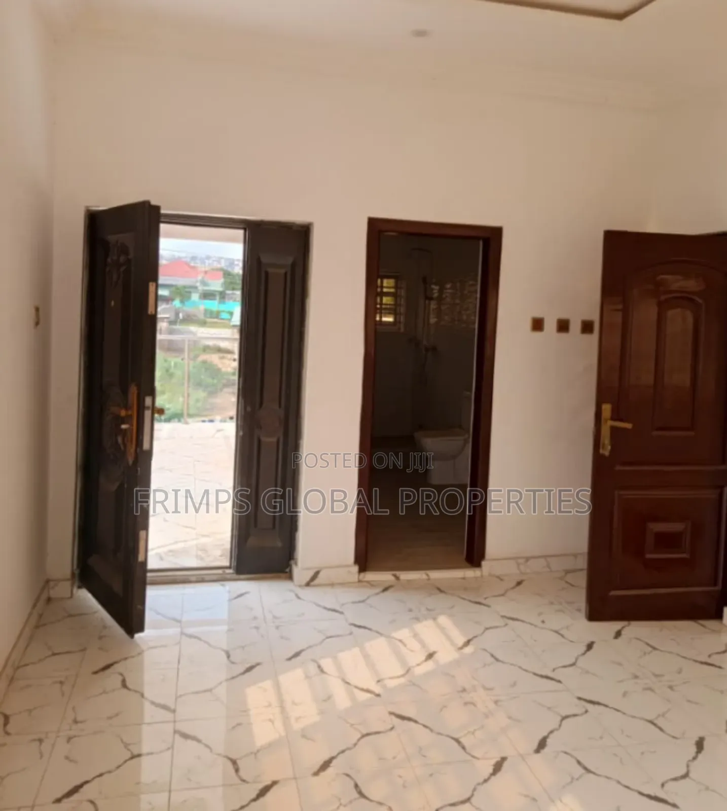 5bdrm House in Gbawe for sale