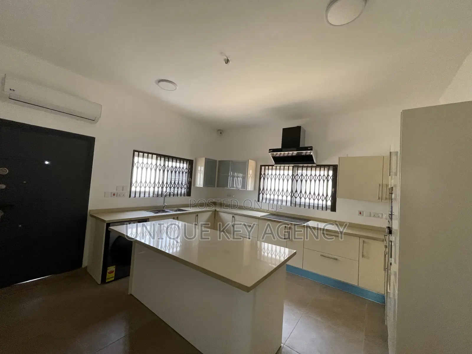 4bdrm House in Unique Key Agency, Spintex for sale