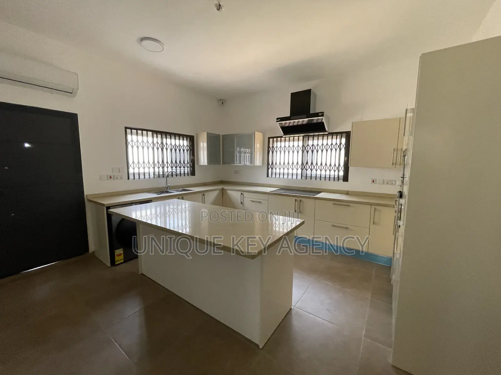4bdrm House in Unique Key Agency, Spintex for sale