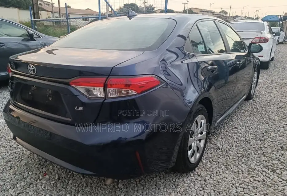 Toyota Corolla LE 2021 Blue