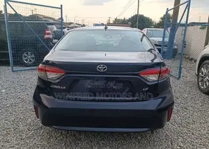 Toyota Corolla LE 2021 Blue