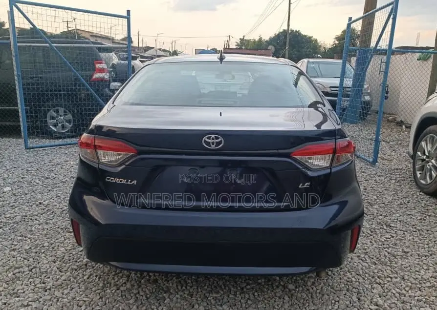 Toyota Corolla LE 2021 Blue