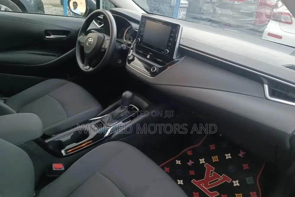 Toyota Corolla LE 2021 Blue
