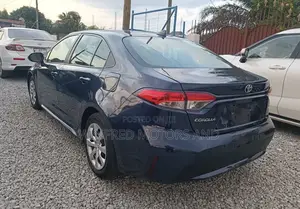 Toyota Corolla LE 2021 Blue