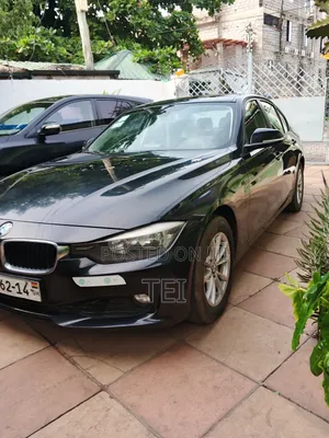 BMW 320i Sedan RWD 2014 Black