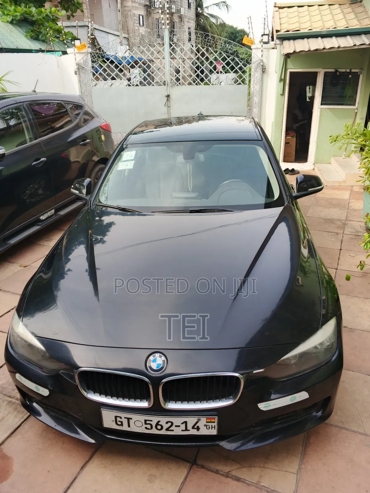 BMW 320i Sedan RWD 2014 Black