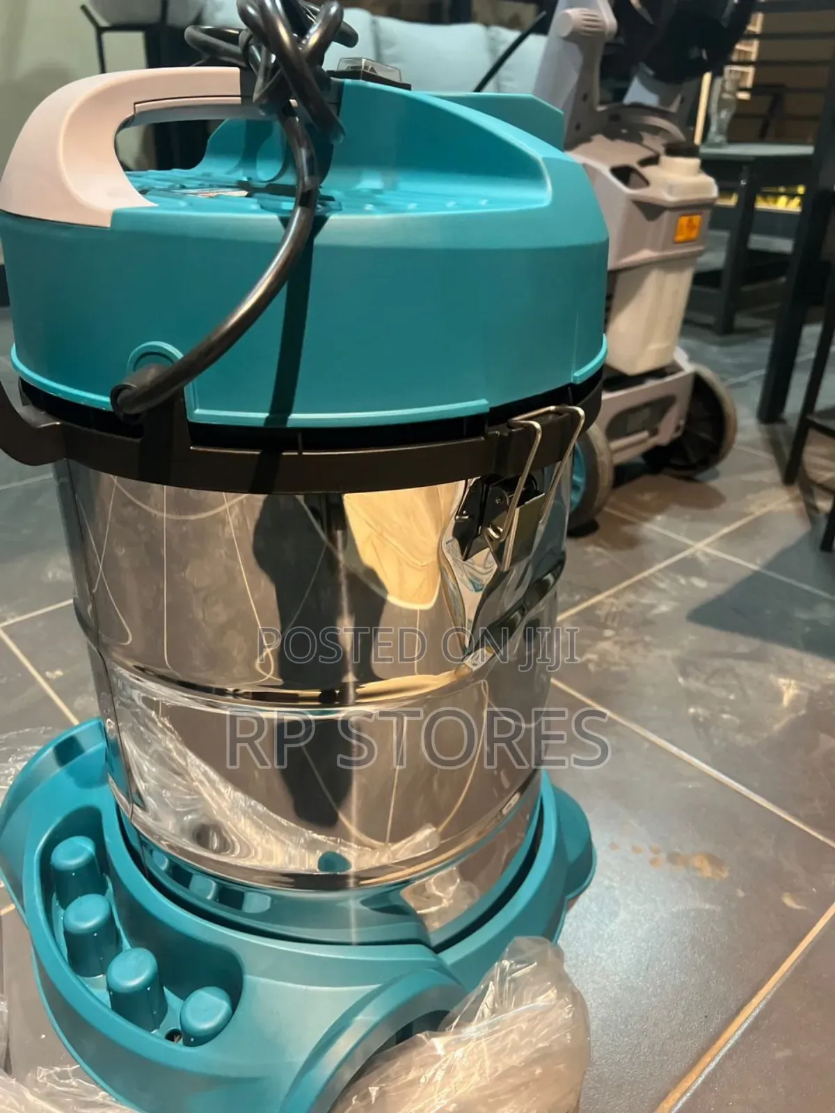 Total Vacuum Cleaner 30l Wet/ Dry