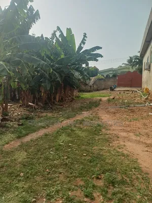 35/100 Half Plot of Land for Sale in Sowutom. Dl
